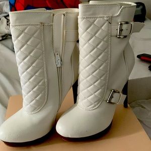 Madison. New. Size 7.5 US